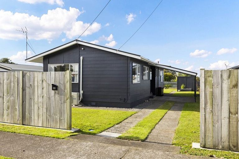Photo of property in 39 Fairfield Road, Hawera, 4610