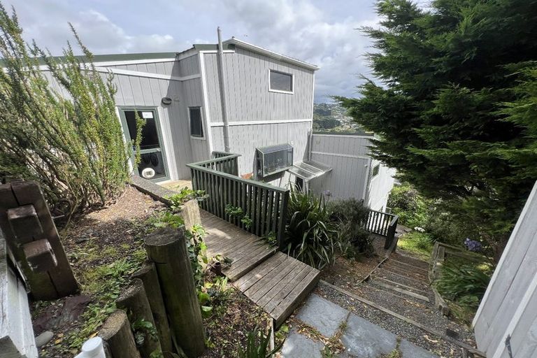 Photo of property in 20 Bay Lair Grove, Island Bay, Wellington, 6023