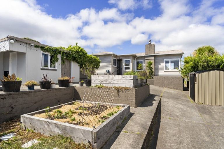 Photo of property in 9 Gavin Road, Raumati Beach, Paraparaumu, 5032