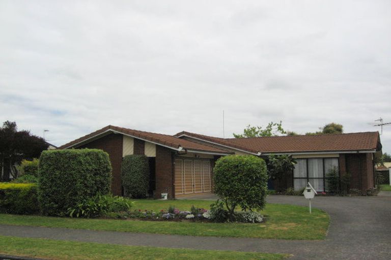 Photo of property in 15 Evanda Crescent, Conifer Grove, Takanini, 2112