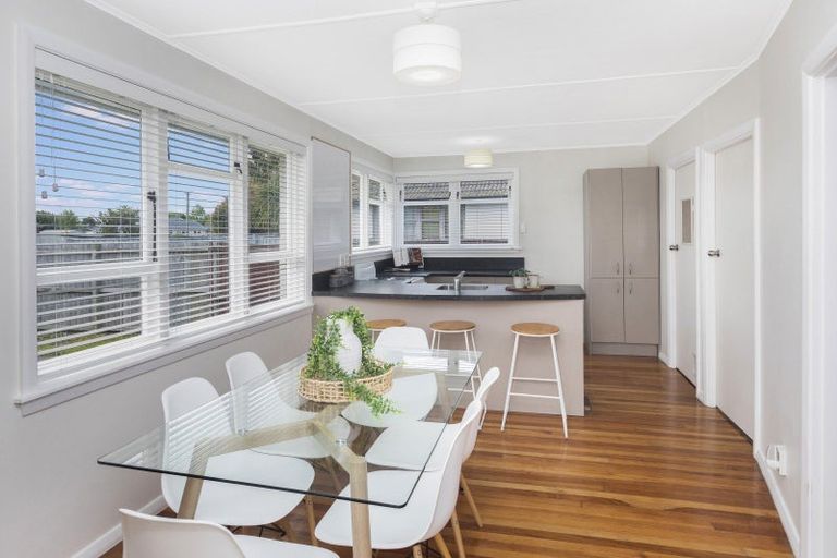 Photo of property in 142 Grahams Road, Burnside, Christchurch, 8053