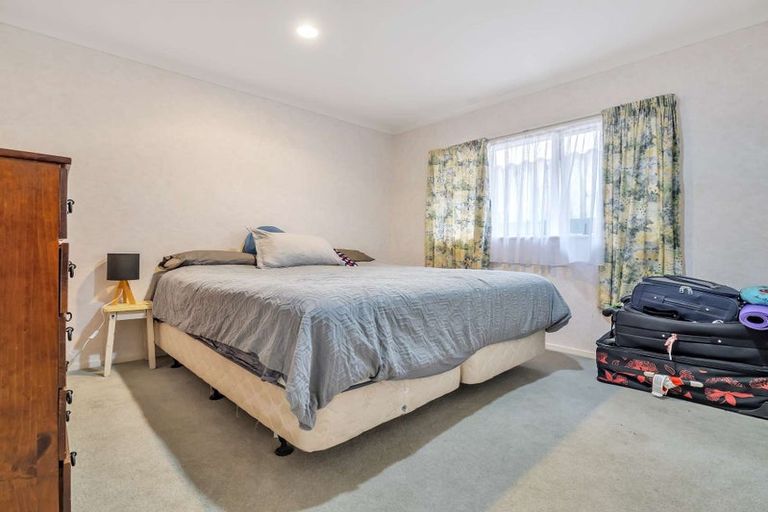 Photo of property in 50a Torkar Road, Clarks Beach, 2122