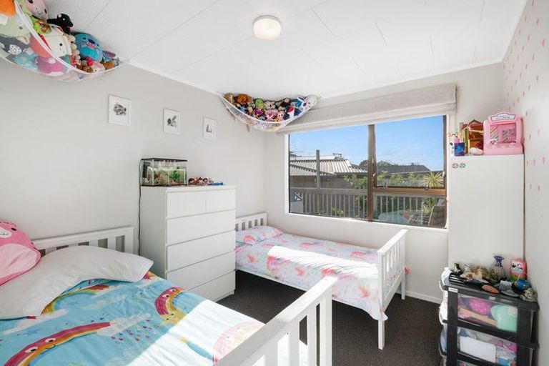 Photo of property in 3a Rishworth Avenue, Stanmore Bay, Whangaparaoa, 0932