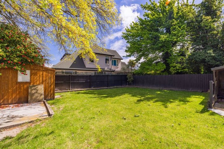 Photo of property in 17 Searells Road, Strowan, Christchurch, 8052