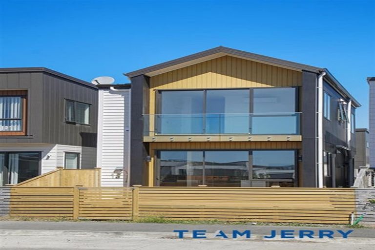 Photo of property in 14 Parahau Road, Papakura, 2110