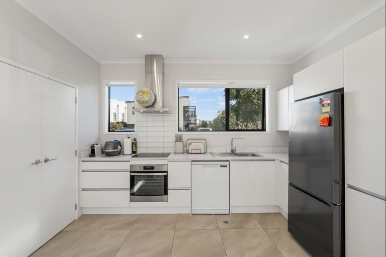 Photo of property in 60 Mapou Road, Hobsonville, Auckland, 0616