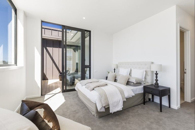 Photo of property in 5/14 Tamariki Avenue, Orewa, 0931