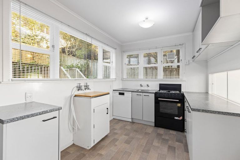 Photo of property in 8 Totara Road, Miramar, Wellington, 6022