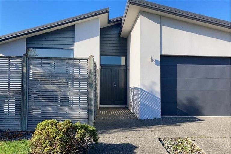 Photo of property in 5 Westpark Drive, Burnside, Christchurch, 8053