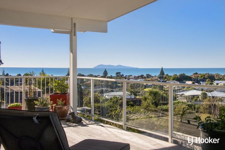 Photo of property in 33 Tohora View, Waihi Beach, 3611