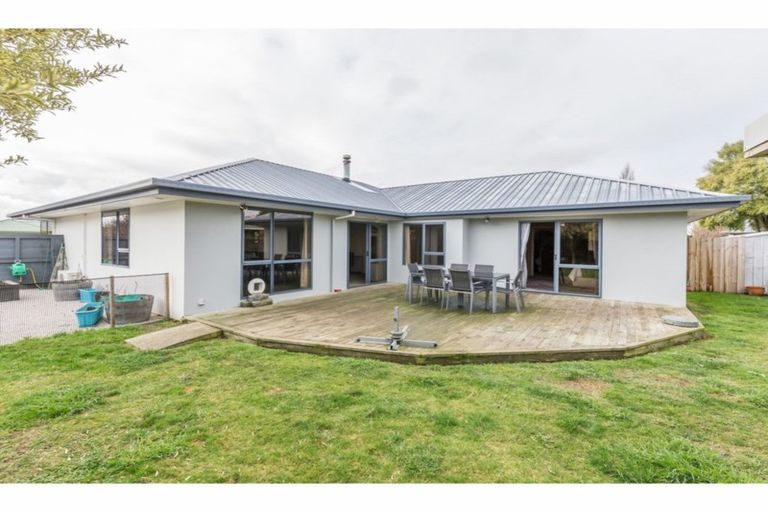 Photo of property in 16 Camleigh Close, Kaiapoi, 7630
