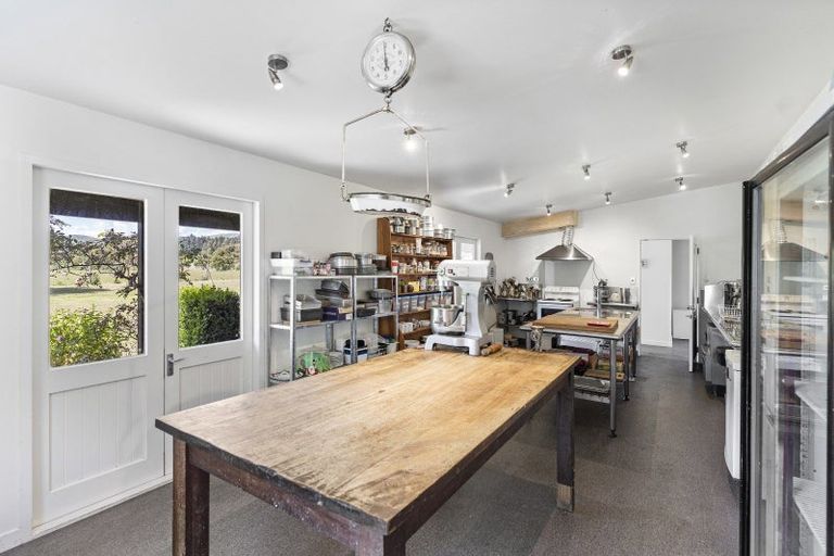 Photo of property in 24b Cromarty Drive, Martinborough, 5784