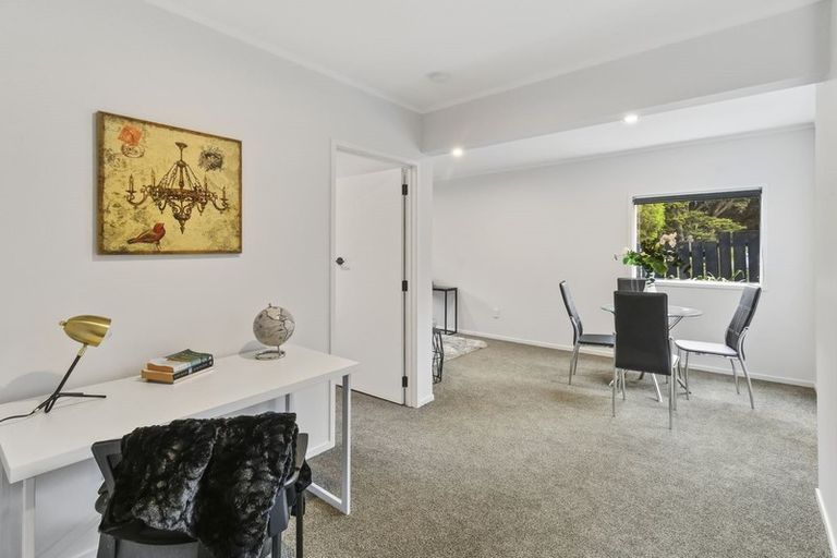 Photo of property in 18a Hillcrest Grove, Hillpark, Auckland, 2102