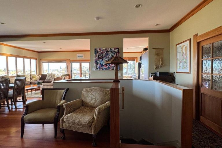 Photo of property in 6 Onslow Road, Bluff Hill, Napier, 4110