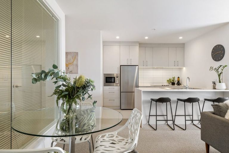 Photo of property in 205/8 Waikumete Road, Glen Eden, Auckland, 0602