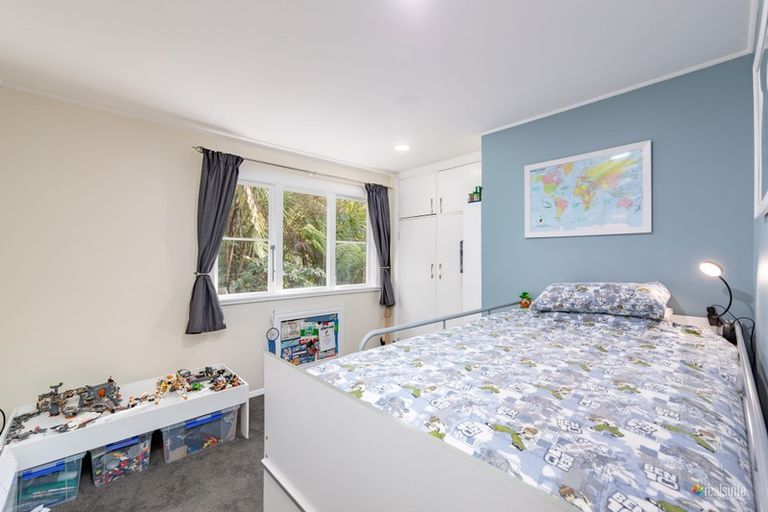 Photo of property in 31 Wyndham Road, Pinehaven, Upper Hutt, 5019
