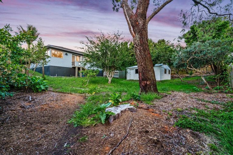 Photo of property in 34 Kelman Road, Kelston, Auckland, 0602