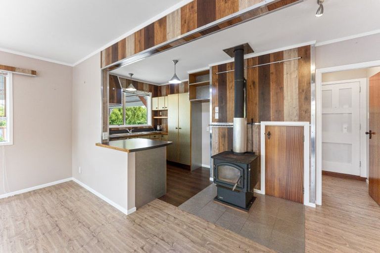 Photo of property in 2 Summit Road, Fairfield, Lower Hutt, 5011