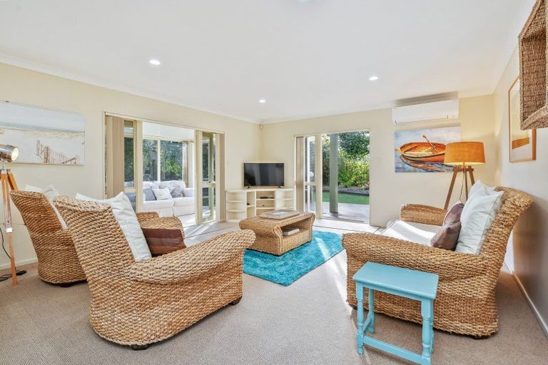 Photo of property in 22 Bermuda Place, One Tree Point, 0118