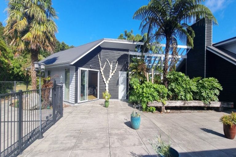 Photo of property in 26 Woven Stone Way, Ohau, Levin, 5570