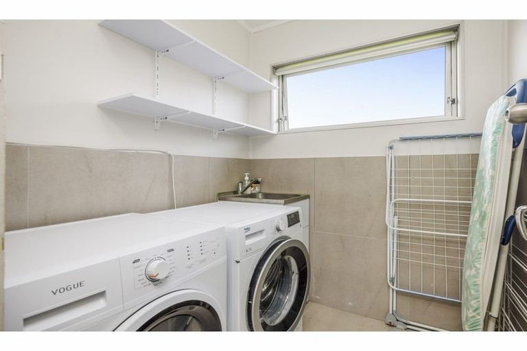 Photo of property in 20 Minton Place, Manurewa, Auckland, 2102