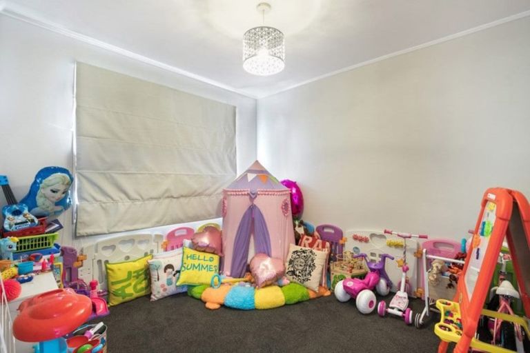 Photo of property in 1/6 Silver Creek Road, Weymouth, Auckland, 2103