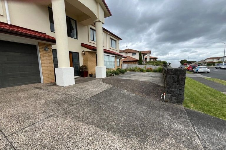 Photo of property in 98 Meadowland Drive, Somerville, Auckland, 2014