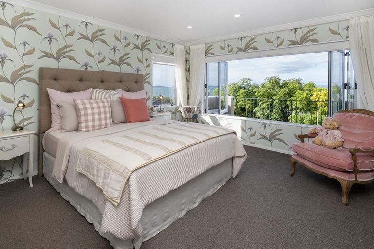 Photo of property in 3 Pounamu Place, Shelly Park, Auckland, 2014