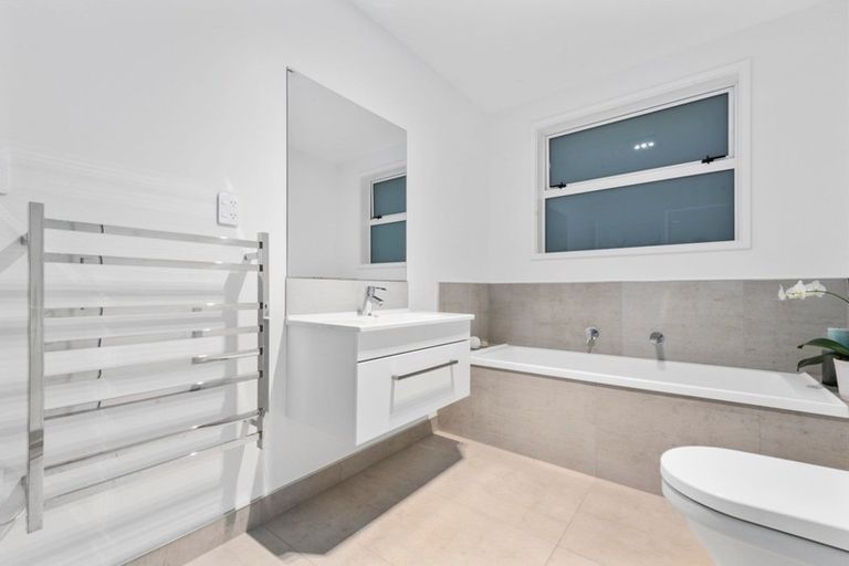 Photo of property in 77 Te Kio Crescent, Papamoa Beach, Papamoa, 3118