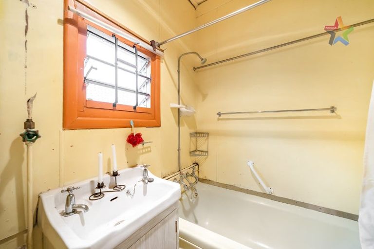 Photo of property in 47 Riddlers Crescent, Petone, Lower Hutt, 5012