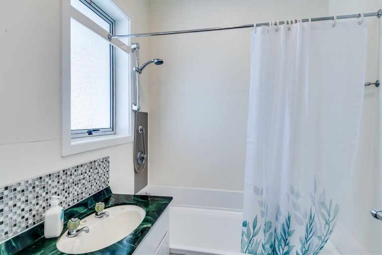 Photo of property in 3 White Street, Taradale, Napier, 4112