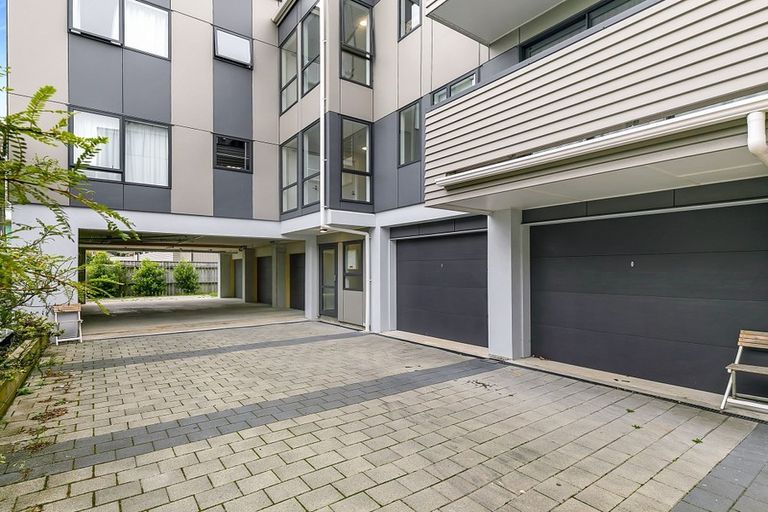 Photo of property in 3/232 Main Road, Tawa, Wellington, 5028