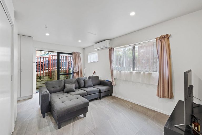 Photo of property in 39a Evelyn Road, Cockle Bay, Auckland, 2014