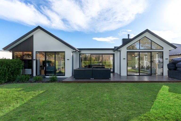 Photo of property in 37 Kohunga Crescent, Bottle Lake, Christchurch, 8083