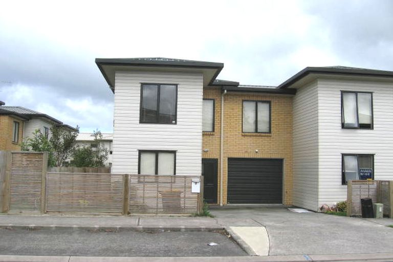 Photo of property in 2 Barnea Circle, Glen Eden, Auckland, 0602