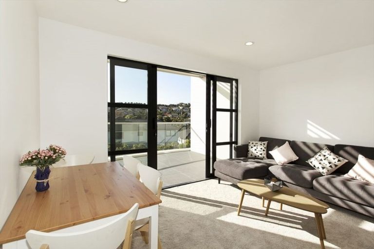 Photo of property in Apollo Apartments, 201/46 Rosedale Road, Rosedale, Auckland, 0632