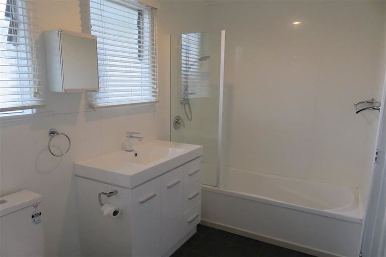 Photo of property in 8 Lipscombe Crescent, Havelock North, 4130