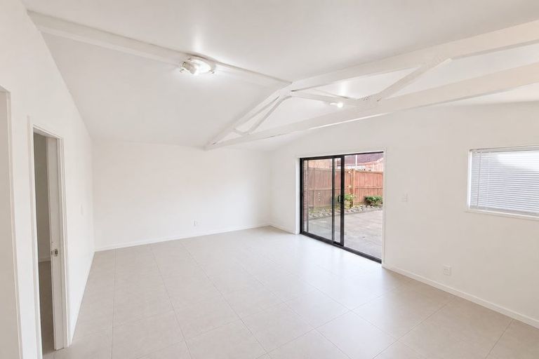Photo of property in 2/36 Miro Street, New Lynn, Auckland, 0600
