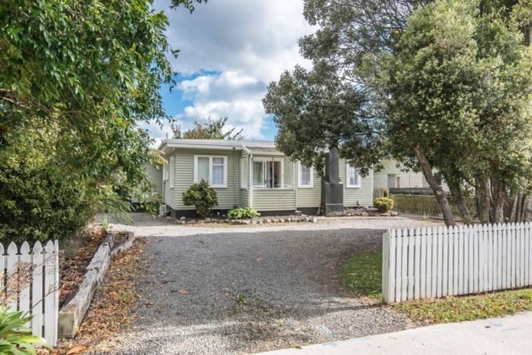 Photo of property in 475 Te Moana Road, Waikanae, 5036
