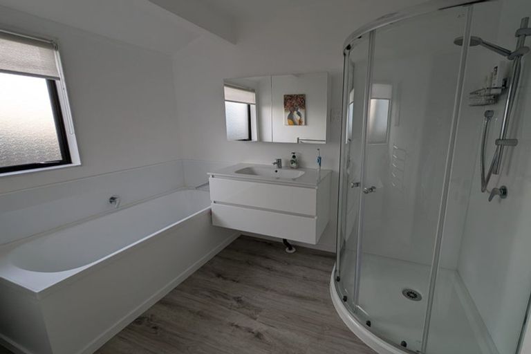 Photo of property in 10 Woodview Rise, Botany Downs, Auckland, 2010