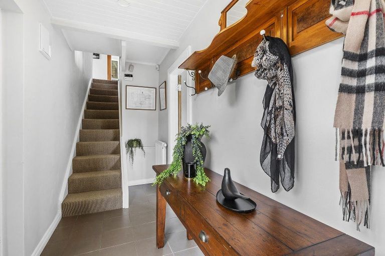 Photo of property in 12 Jackson Street, Island Bay, Wellington, 6023