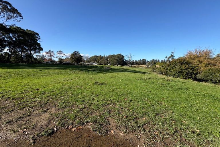 Photo of property in 240 Riverhead Road, Kumeu, 0892