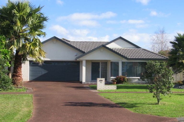 Photo of property in 12 Connemara Court, West Harbour, Auckland, 0618
