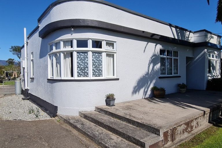 Photo of property in 80 Wakefield Street, Westport, 7825