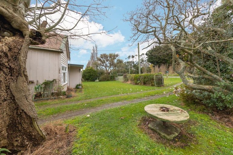 Photo of property in 34 Tokomaru East Road, Tokomaru, Palmerston North, 4474