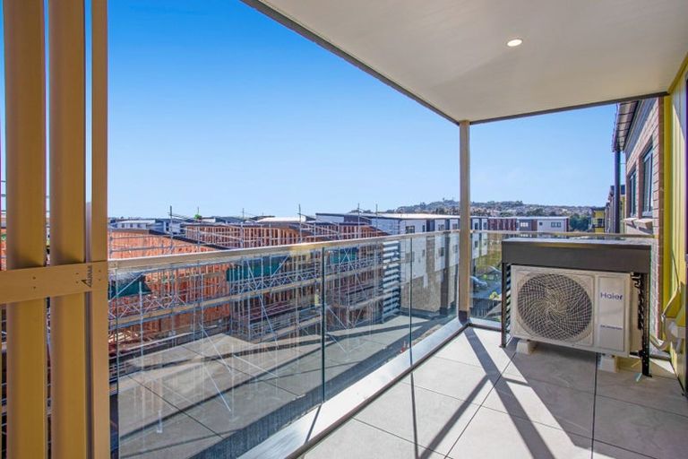 Photo of property in 102/7 Newelm Lane, Flat Bush, Auckland, 2019