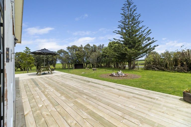 Photo of property in 2745 Opunake Road, Te Kiri, Opunake, 4682