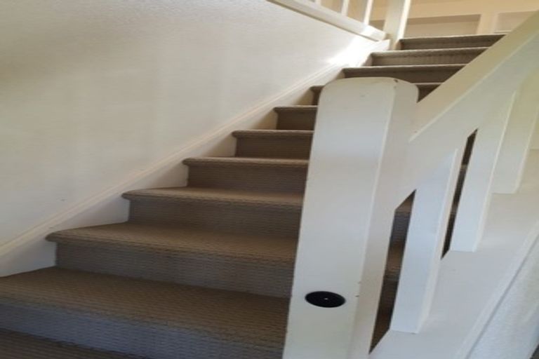 Photo of property in 7 Braund Place, Glenfield, Auckland, 0629