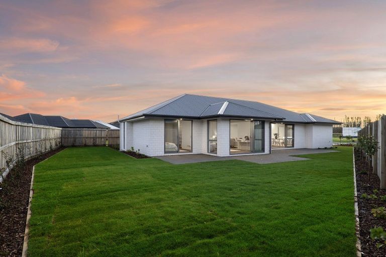Photo of property in 26 Paradise Way, Halswell, Christchurch, 8025