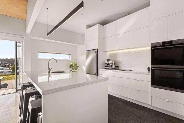 Photo of property in 2 Rangeview Rise, Foxton Beach, Foxton, 4815